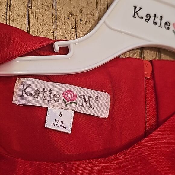 Girls red formal dress size 5 - Picture 5 of 8